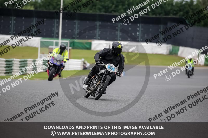 Vintage motorcycle club;eventdigitalimages;mallory park;mallory park trackday photographs;no limits trackdays;peter wileman photography;trackday digital images;trackday photos;vmcc festival 1000 bikes photographs